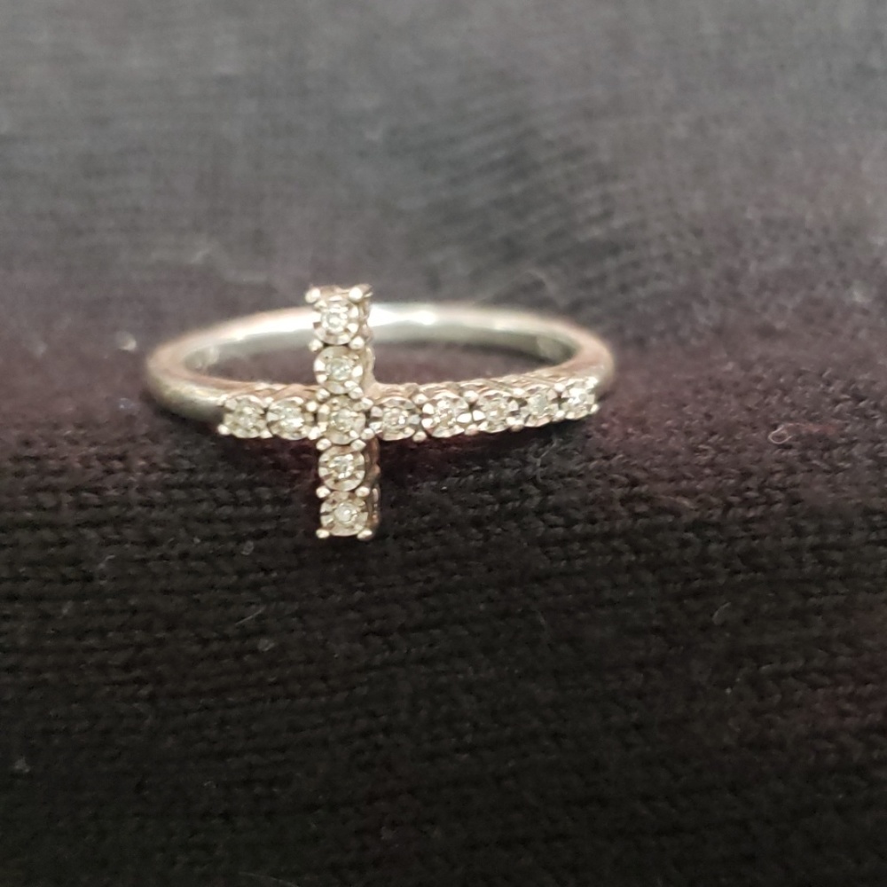 Diamond Cross Ring